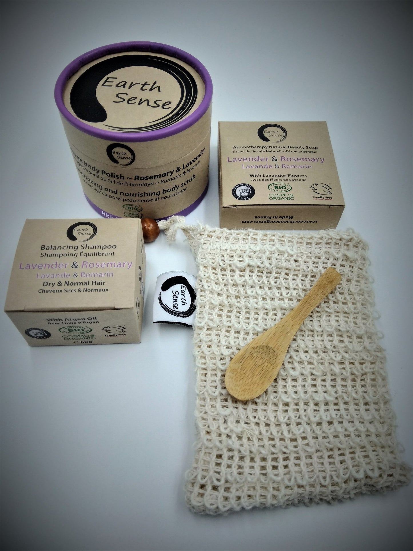 Spa Geschenkset – Lavendel & Rosmarin | Handgefertigte Edition
Ein vollständiges Wohlfühlritual – von der Natur, für Ihren Moment der Ruhe